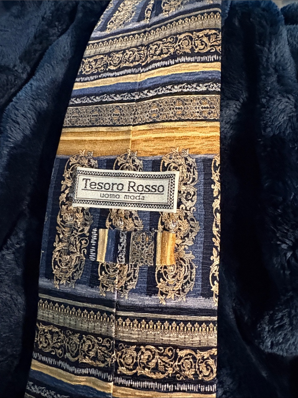 Men's Navy and Gold Patterned Silk Tie